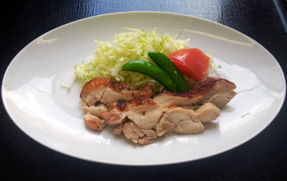 鶏肉の黒こしょう焼き