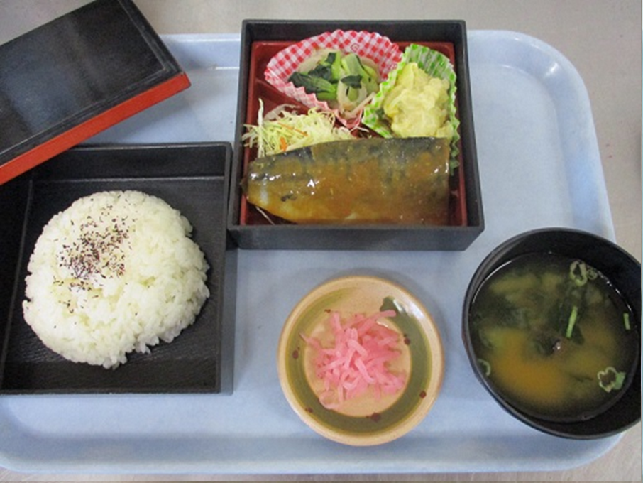 トマトクリームソースパスタ