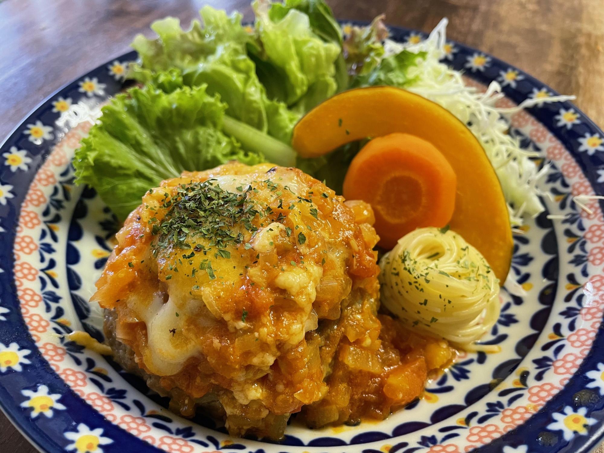 トマトチーズハンバーグ