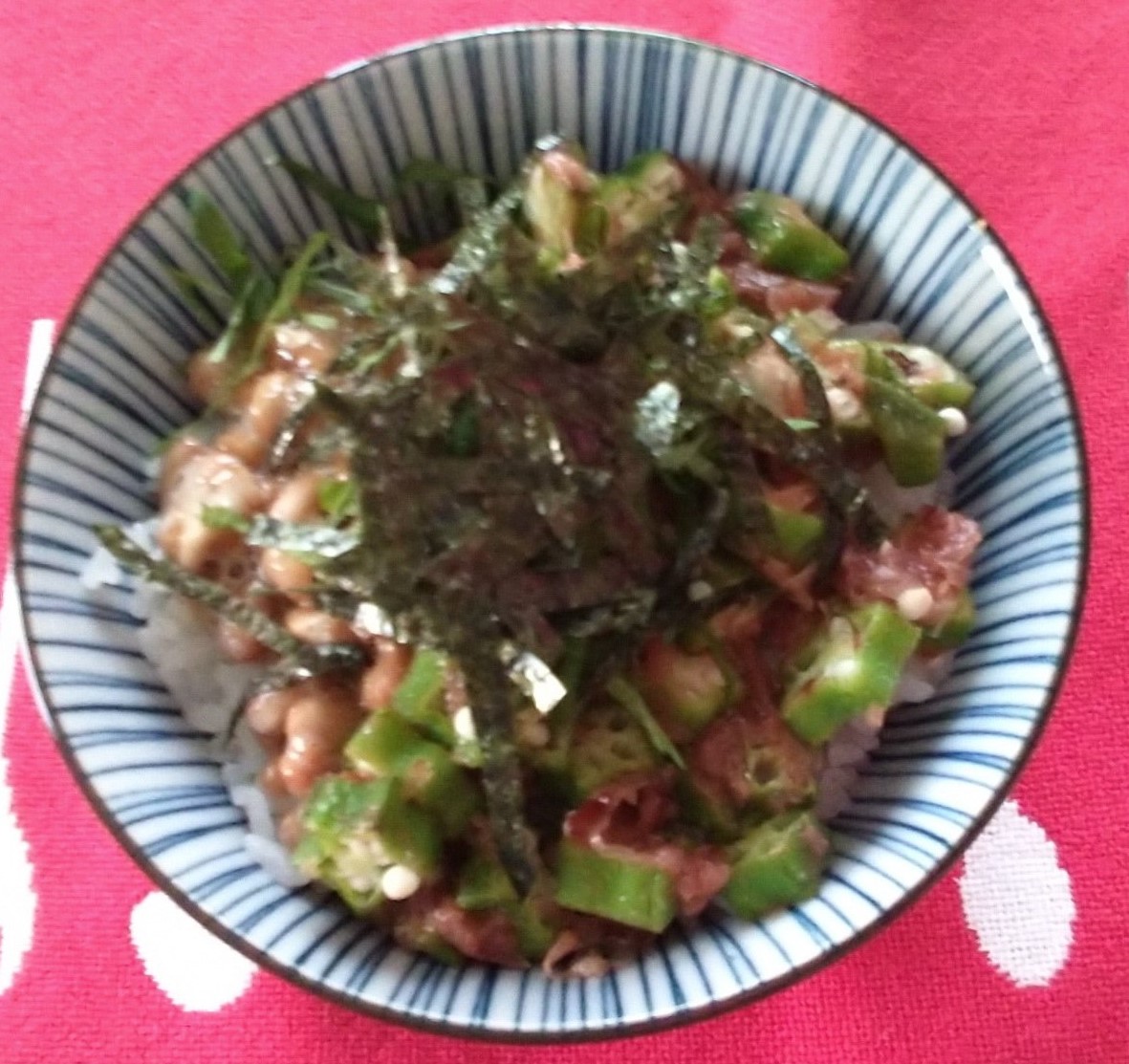 梅でサッパリ・ネバネバ丼