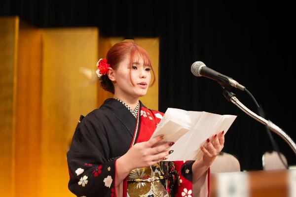 代表謝辞の様子