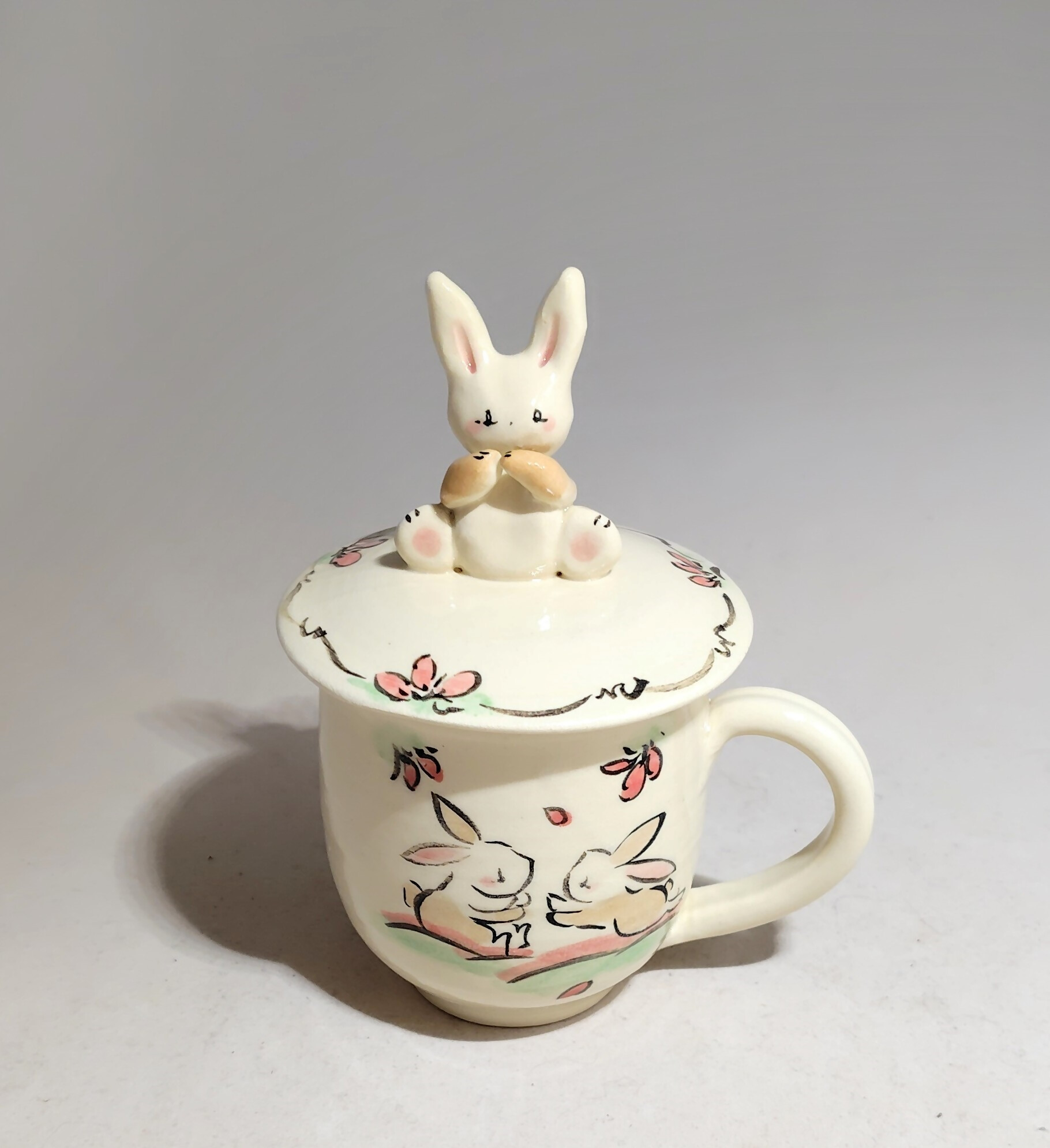 市田智美陶芸展、陶器の写真
