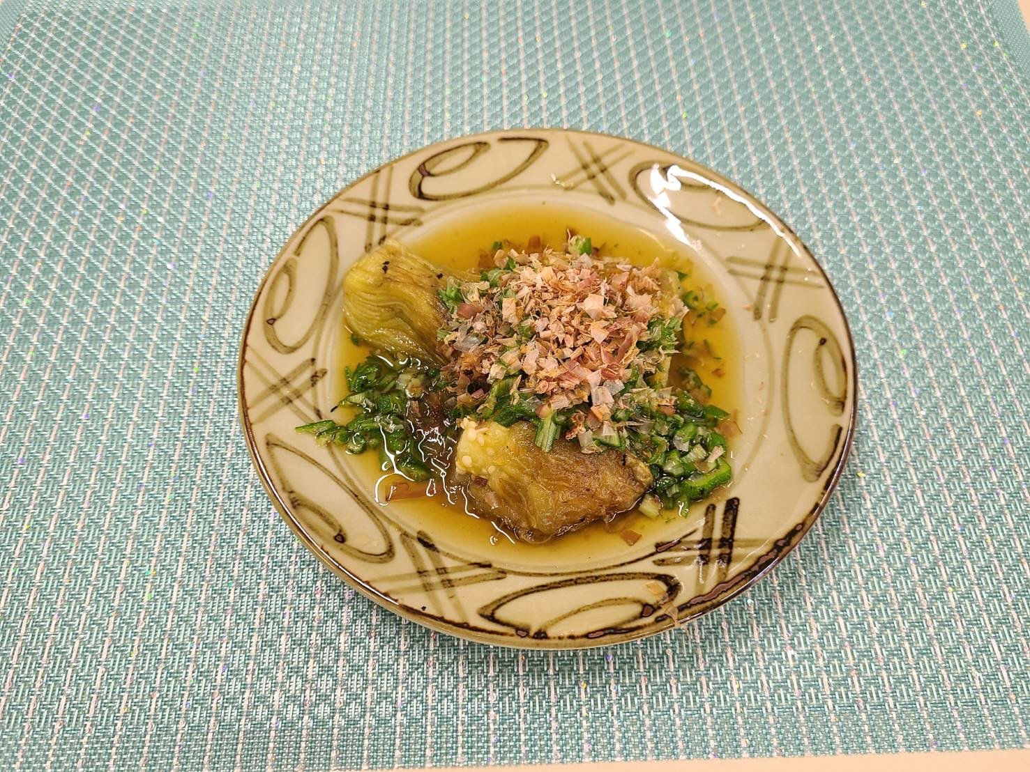 焼きナスのおくらとろろがけ